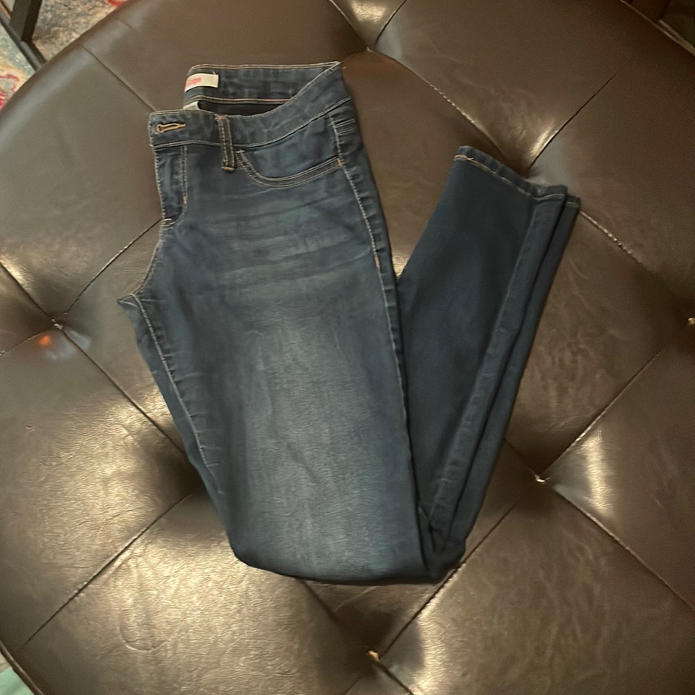 Dark wash jeggings. 8 (juniors)